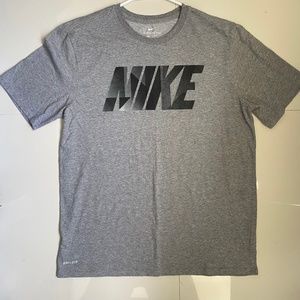 Nike Large Gray T-shirt